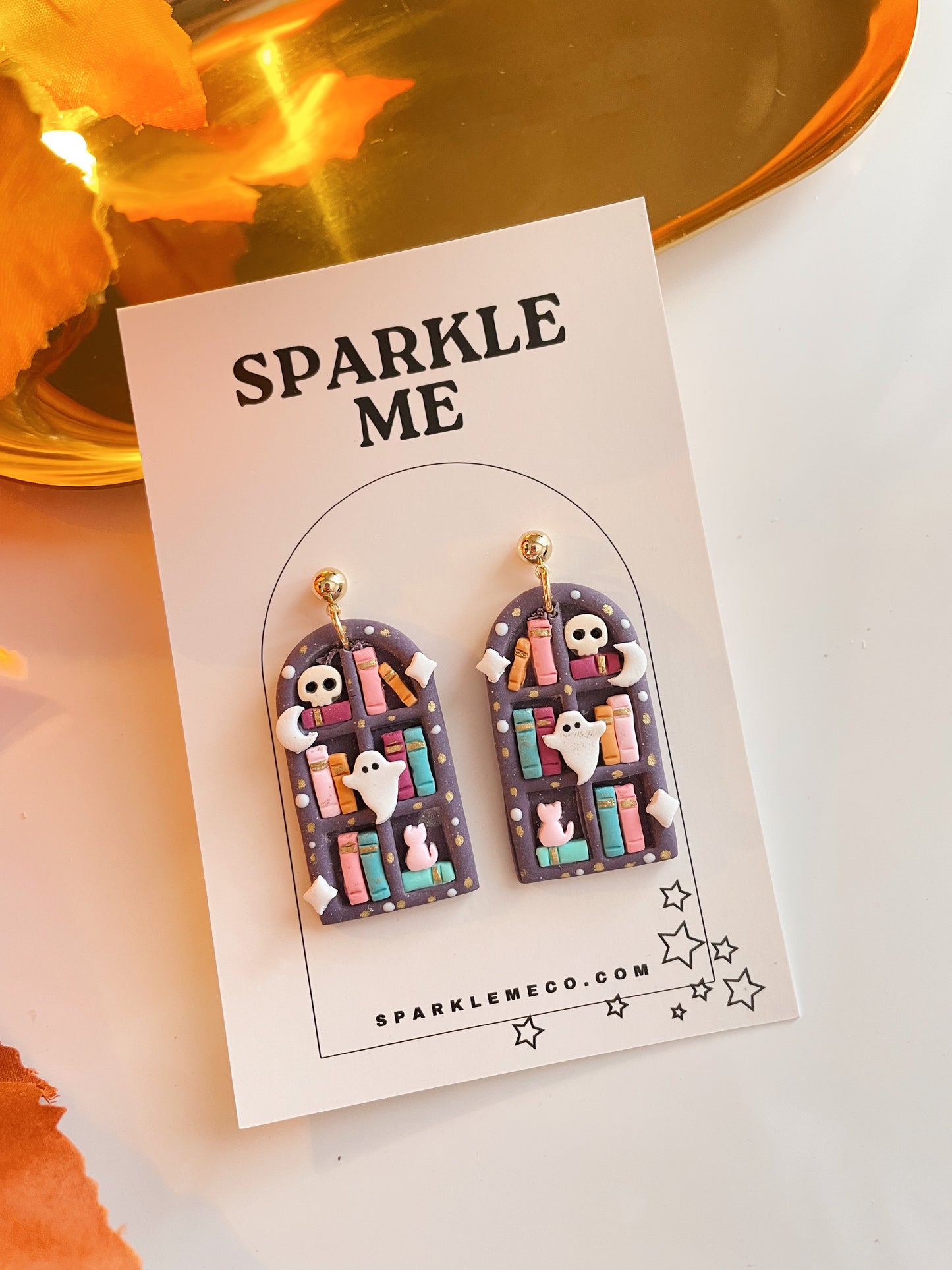 Bookshelf Dangles style A