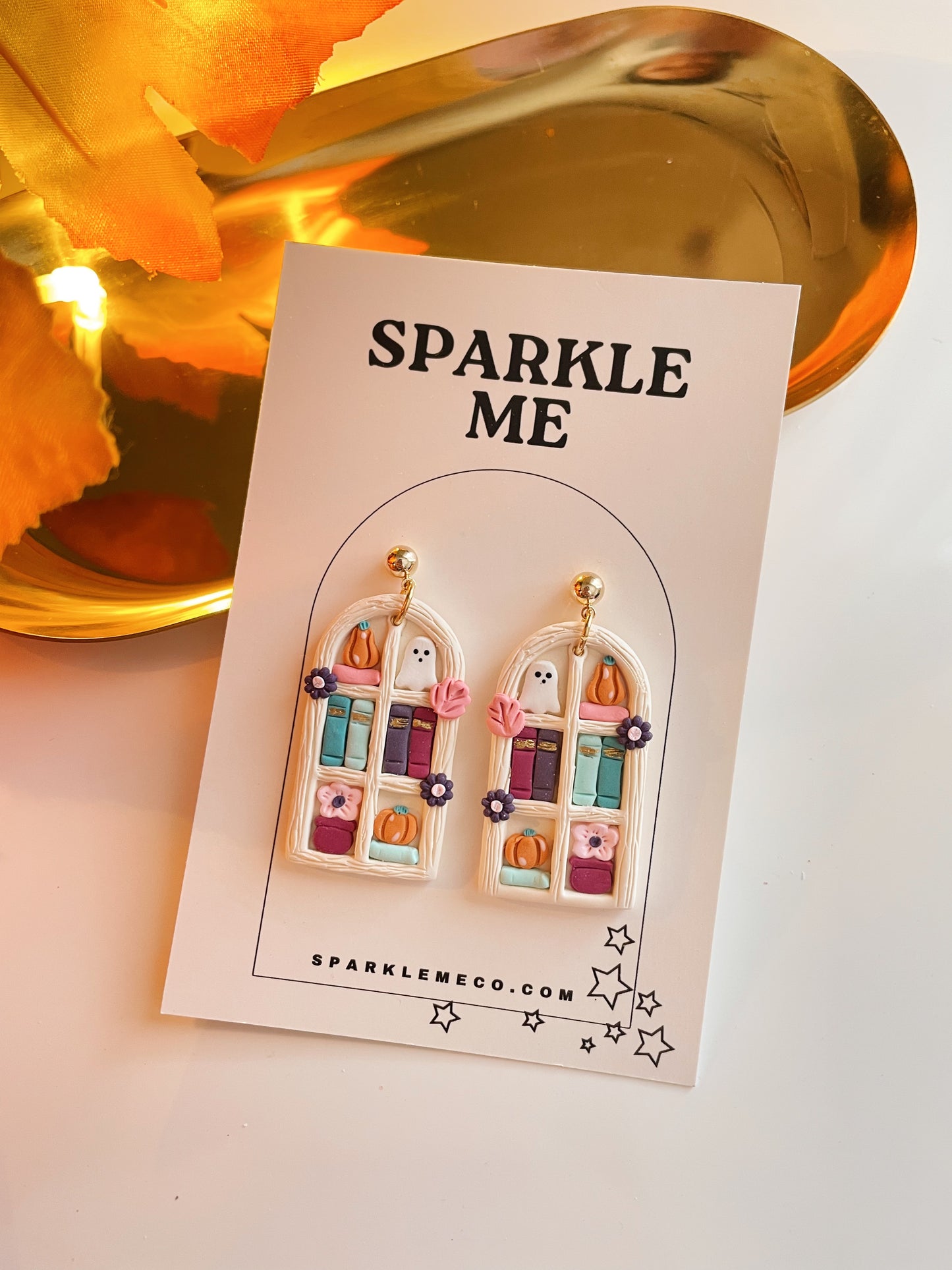 Bookshelf Dangles style B